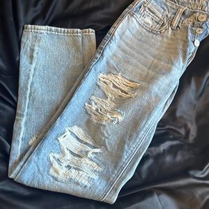 NWOT High rise distressed mom jeans